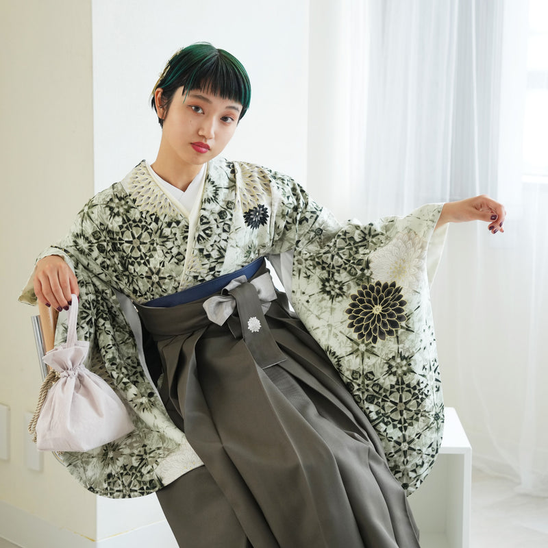 【レンタル】袴 17点セット JAPAN STYLE×中村里砂 グリーンの菊万華鏡 二尺袖着物 卒業式 大学生 レディース 袴91cm（身長153-158cm） 日本製 （1020717901）