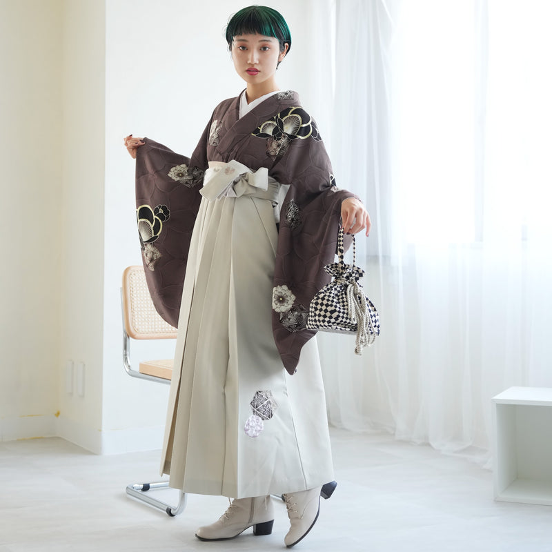 【レンタル】袴 17点セット JAPAN STYLE×中村里砂 ココアブラウンに梅 二尺袖着物 卒業式 大学生 レディース 袴91cm（身長153-158cm） 日本製 （1020718101）