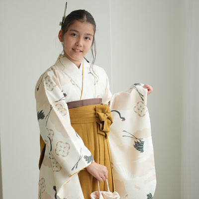 【レンタル】ジュニア 袴 15点セットエクリュベージュ吉祥鶴 小学生袴  袴83cm（身長138-145cm）袴87cm（身長145-152cm） 重ね衿縫い付済 ひよこ商店（1420724901）