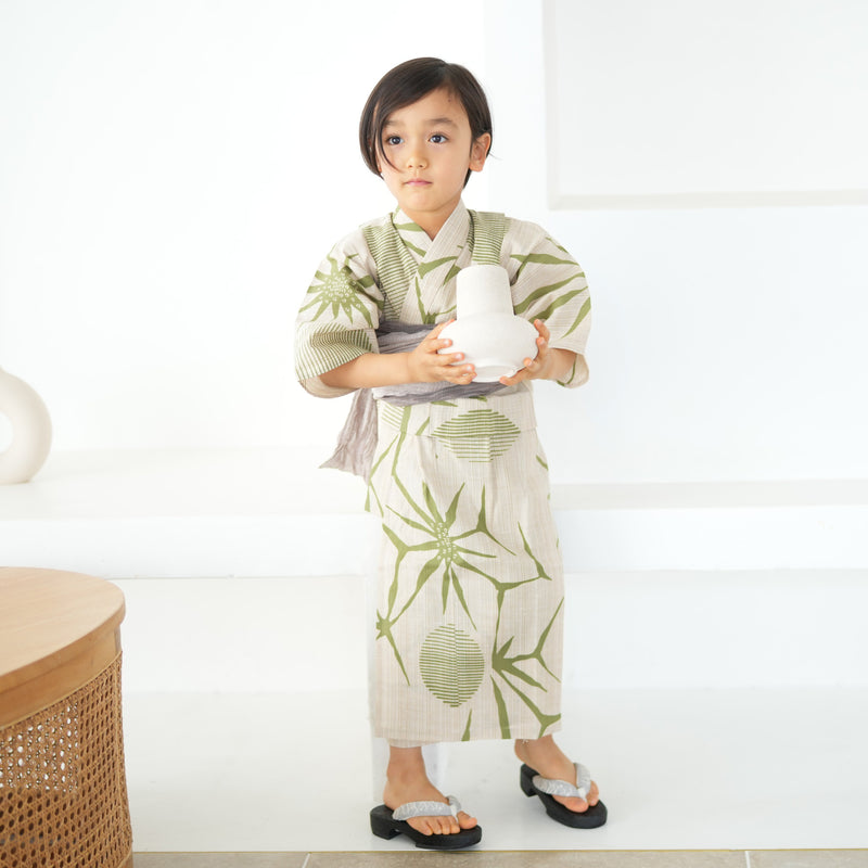 【utatane×注染工房 kids 日本製小幅生地使用 子供浴衣3点セット（ゆかた・帯・下駄） 男の子  先染めベージュに抹茶の麻の葉 】 国産 （6562190701）