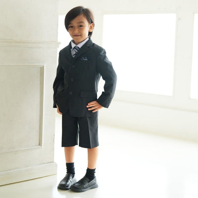 商品コード：1500600101 / 【レンタル品】Petite Toile キッズスーツ 男児 110-130cm ベーシック系 無地 黒系（1枚目画像）